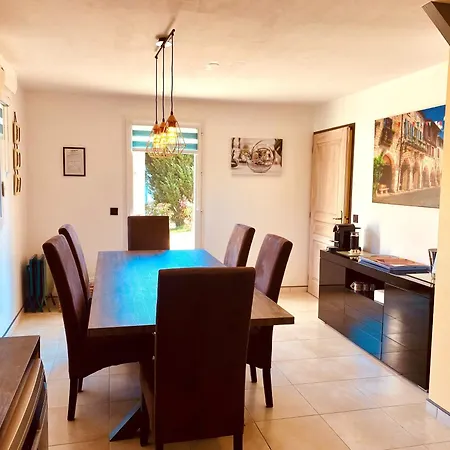 3-star Tourism Rated 1 Bedroom With Aircon And Private Pool - 40 Mins From Bergerac